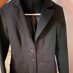 Nice woman’s Blazer!!